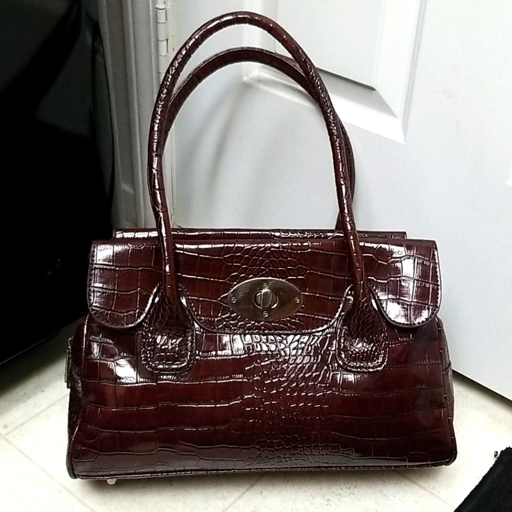 Stunning Faux Croc Patent Leather Handbag reptile